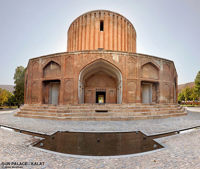 نام: Sun-Palace-s.jpg نمایش: 743 اندازه: 105.8 کیلو بایت