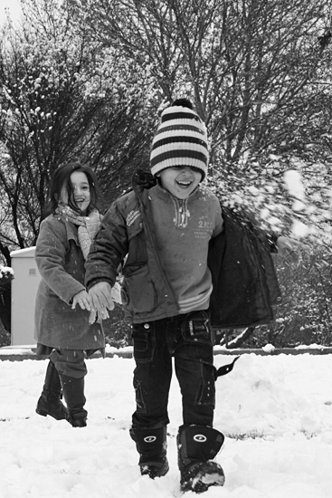 نام: snow-children.jpg نمایش: 561 اندازه: 184.3 کیلو بایت