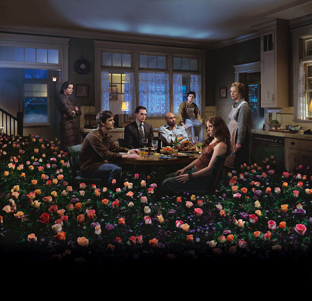 نام: Gregory-Crewdson--Six-Feet-Under-six-feet-under-111589_1024_989.jpg نمایش: 10994 اندازه: 160.8 کیلو بایت