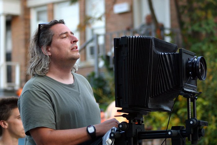 نام: Gregory_Crewdson_2.jpg نمایش: 8785 اندازه: 96.0 کیلو بایت