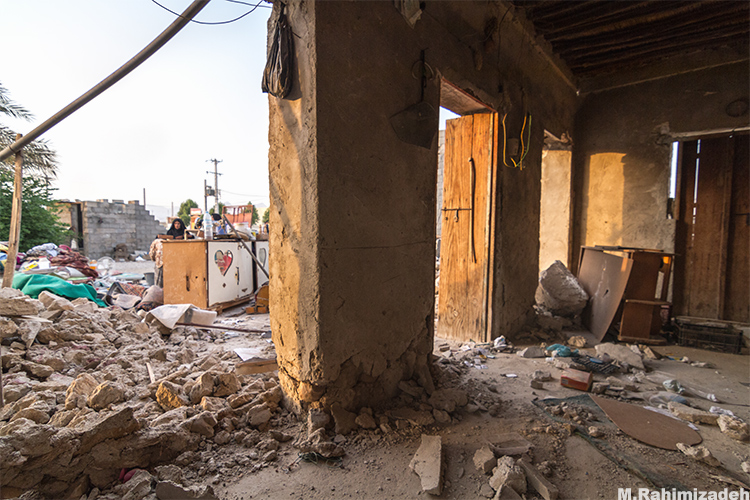 نام: zelzeleh5.jpg نمایش: 713 اندازه: 290.4 کیلو بایت