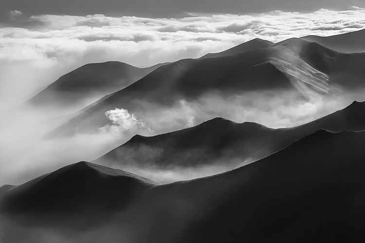 نام: foggy-summits-01.jpg نمایش: 953 اندازه: 135.4 کیلو بایت