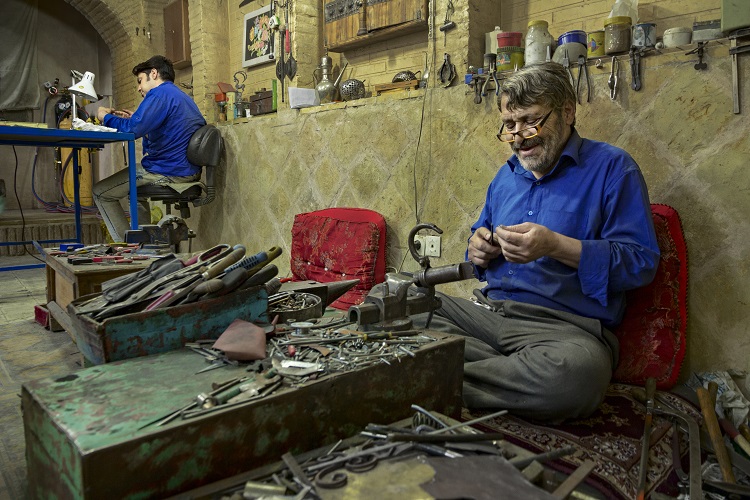 نام: locksmith and his son.jpg نمایش: 471 اندازه: 198.2 کیلو بایت