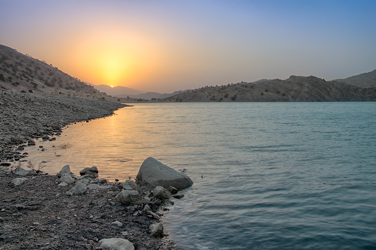 نام: IMG_6447_8_9_tonemapped3.jpg نمایش: 544 اندازه: 251.5 کیلو بایت