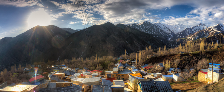 نام: IMG_7257_8_9_tonemapped-Panorama3.jpg نمایش: 839 اندازه: 280.2 کیلو بایت